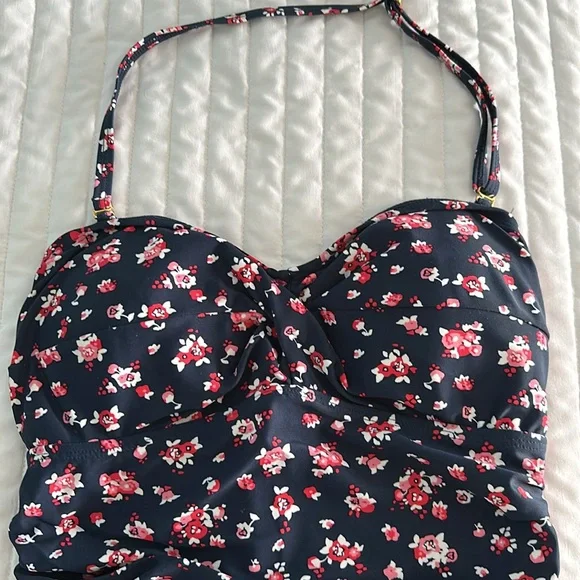 EUC Shaping one piece bathing suit - Picture 2 of 9